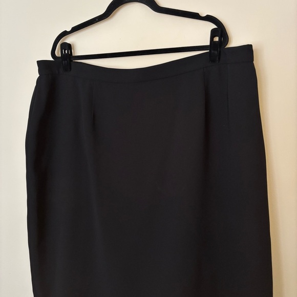 NWT Women’s Black Kasper Stretch Crepe Skirt Size 26W - Picture 3 of 9
